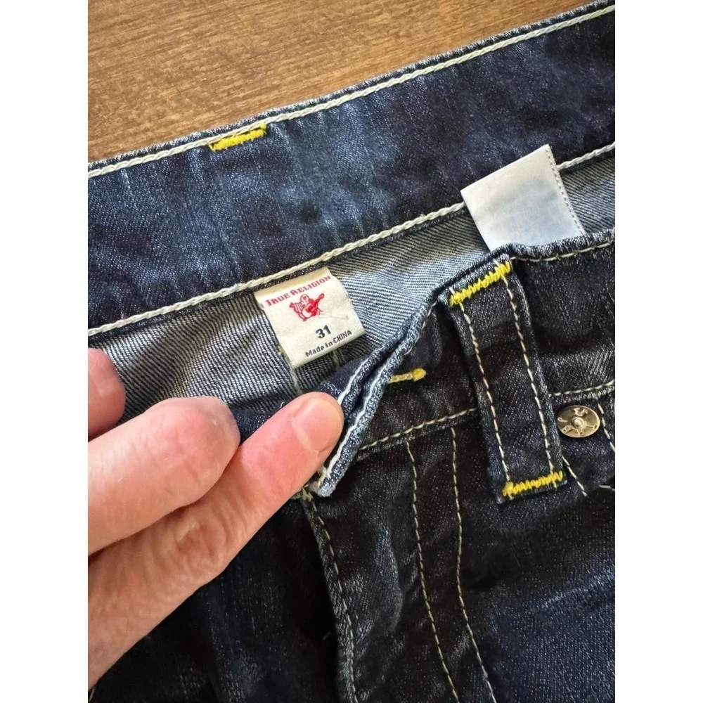 True Religion Rocco Relaxed Skinny Dark Wash Jeans Mens 31x33 Yellow Stitch